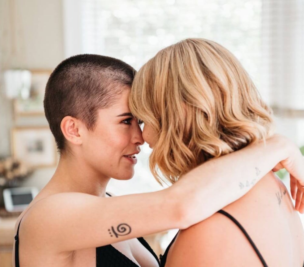 Dating With Bisexual Women: Tips, Apps, and Stories